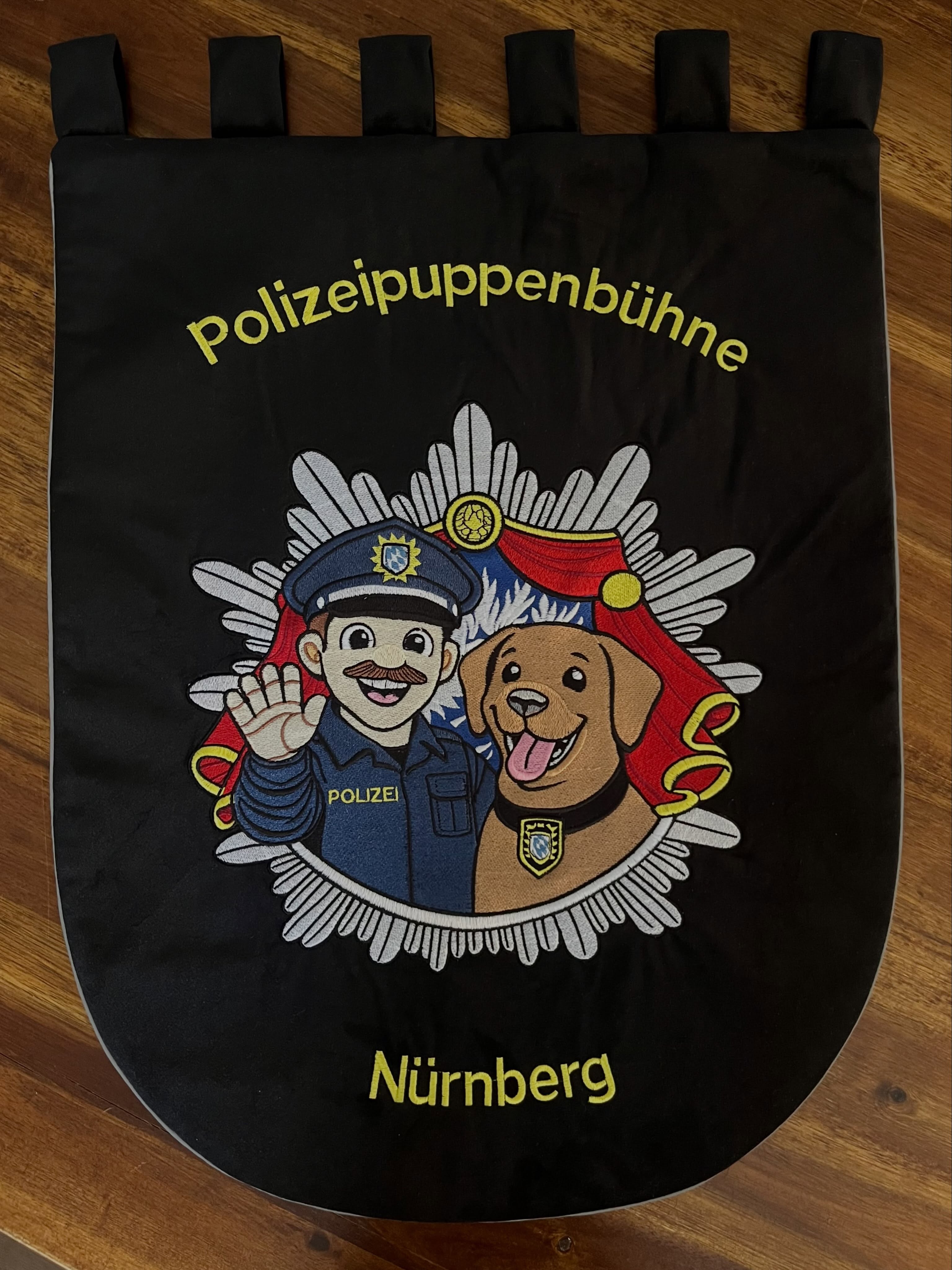 Individueller Wimpel - Stickerei und Näharbeit perfekt vereint✨#unikat #embroidery